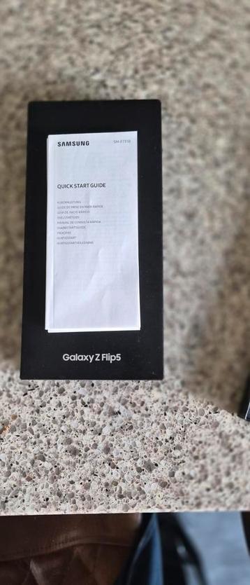 Samsung Zflip5  beschikbaar voor biedingen