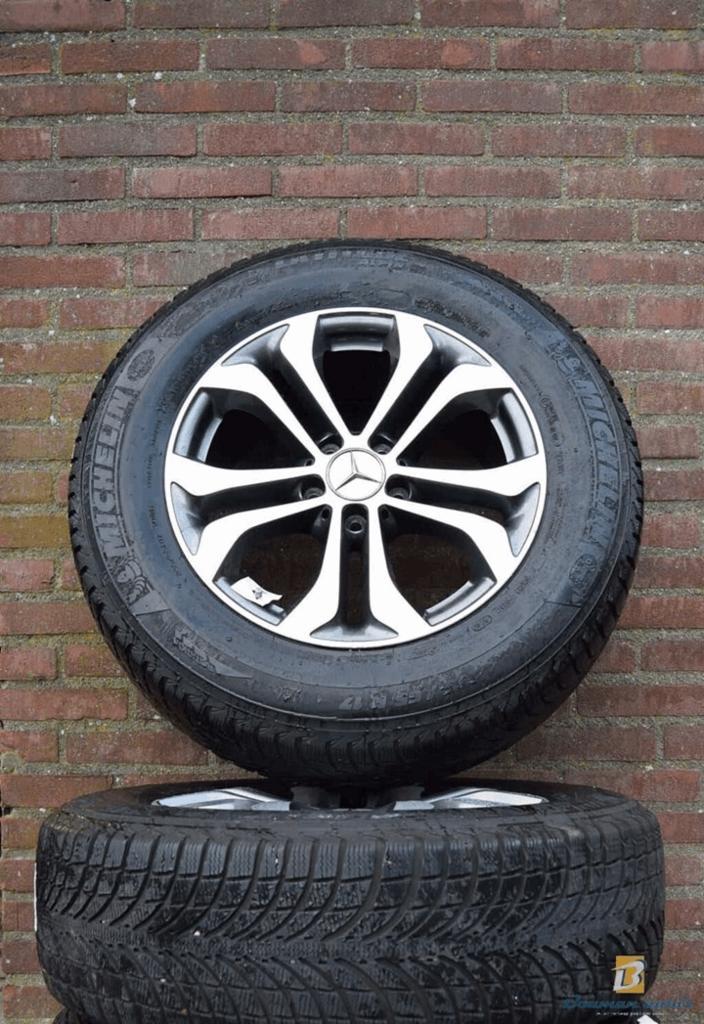Mercedes-Benz GLC 17 inch originele lichtmetalen winterset, Auto-onderdelen, Banden en Velgen, Banden en Velgen, 17 inch, 235 mm