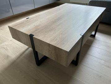 Salontafel in wild eiken look met zwarte metalen poten beschikbaar voor biedingen