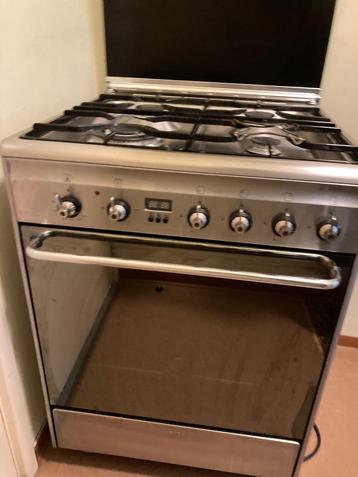 Cuisinière à gaz SMEG en excellent état! beschikbaar voor biedingen
