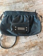 zwarte tas met clip, Handtassen en Accessoires, Tassen | Damestassen, Nieuw, Schoudertasje, Zwart