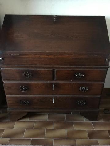 Antieke secretaire beschikbaar voor biedingen