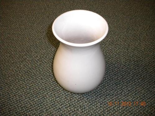 Witte vaas/theepotje zonder deksel/soepterrine zonder deksel, Maison & Meubles, Accessoires pour la Maison | Vases, Blanc, Enlèvement ou Envoi