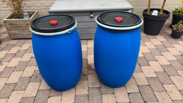 Tonnen/vaten  140L met deksel en span ring beschikbaar voor biedingen