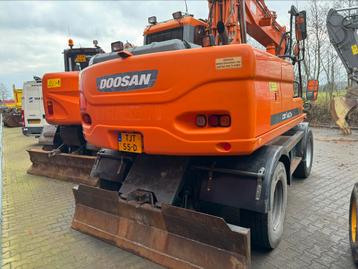 Gevraagd Doosan Graafmachines  beschikbaar voor biedingen