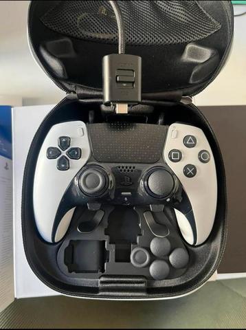 Edge ps5-controller beschikbaar voor biedingen
