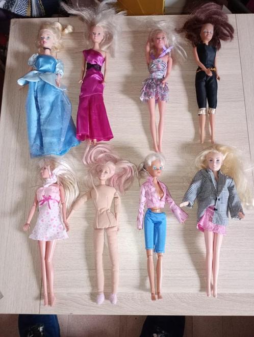 lot 13 poppen genre Barbie, Sindy, enz..., Kinderen en Baby's, Speelgoed | Poppen, Gebruikt, Barbie, Ophalen of Verzenden