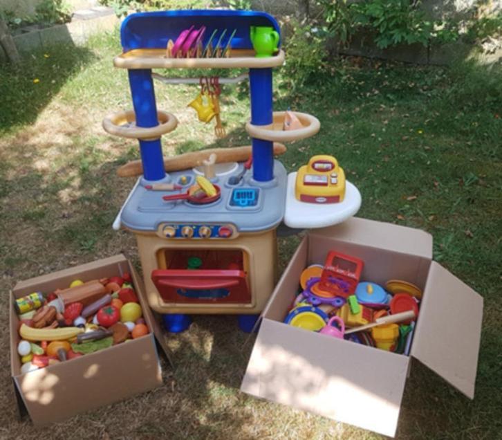 Kinderkeukentje met alle bijhorigheden, Kinderen en Baby's, Speelgoed | Speelkeukens, Zo goed als nieuw, Ophalen of Verzenden