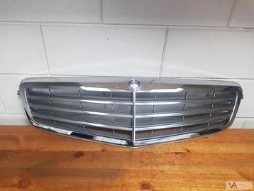 Mercedes C klasse W204 2007 - 2010 grille in de bumper €100 beschikbaar voor biedingen