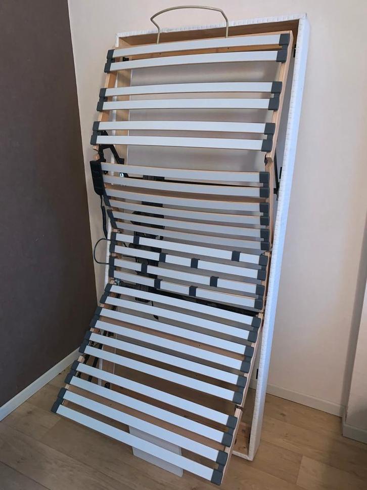 1 OKIMAT elektrisch bed met meerdere posities van 90x194, Huis en Inrichting, Slaapkamer | Matrassen en Bedbodems, Gebruikt, Bedbodem