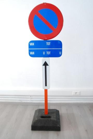 verkeersborden E1 te huur: verboden te parkeren beschikbaar voor biedingen