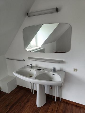 Double évier dur pied et accessoires  beschikbaar voor biedingen