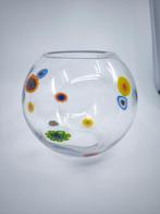 Transparante glazen vaas met handgemaakte bloemen, Glas, Ophalen of Verzenden, Zo goed als nieuw