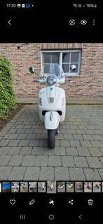 Vespa gts 300cc, Fietsen en Brommers, Scooters | Vespa, Ophalen, Overige modellen, 300 cc, Zo goed als nieuw