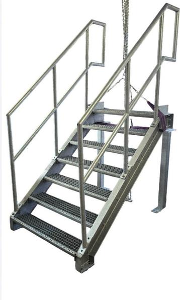 Gegalvaniseerde trap ca. 129cm hoog. Hoge kwaliteit. Nieuw.  beschikbaar voor biedingen