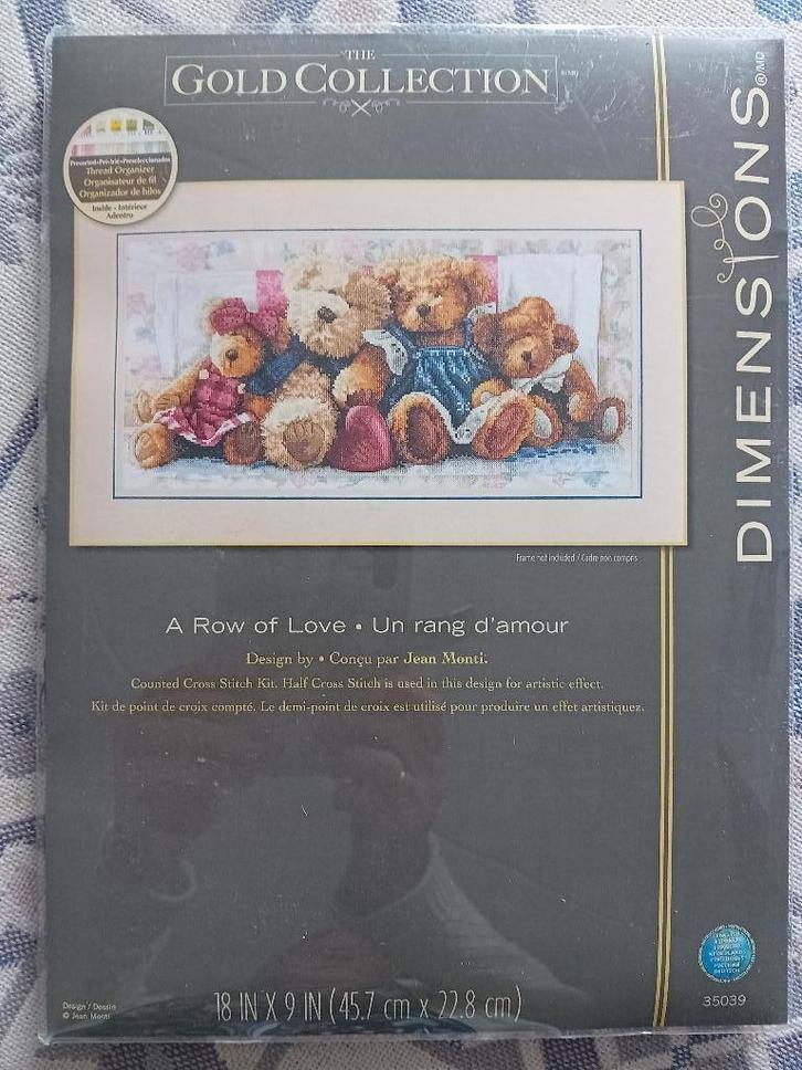 Borduurpakket A Row of Love van Dimensions Gold, Hobby en Vrije tijd, Borduren en Borduurmachines, Nieuw, Borduurpakket, Verzenden
