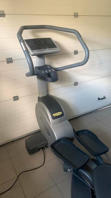 Cardio Wave Technogym - bovenbenen, billen en buik beschikbaar voor biedingen