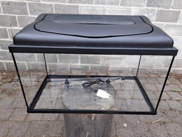 Leeg aquarium zwarte kleur. Zie ook mijn andere zoekertjes beschikbaar voor biedingen