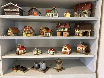 Märklin huizen, kerk, bruggen, enz beschikbaar voor biedingen