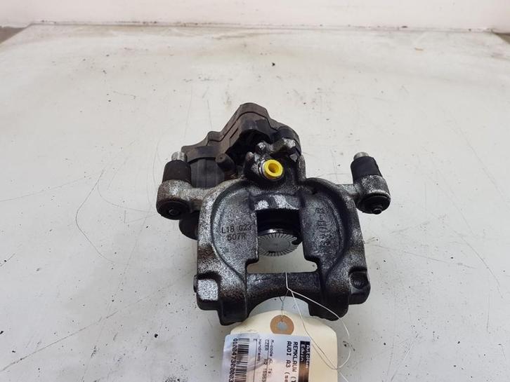 REMKLAUW RECHTS ACHTER Audi A3 Limousine (8VS / 8VM), Auto-onderdelen, Remmen en Aandrijving, Audi, Gebruikt