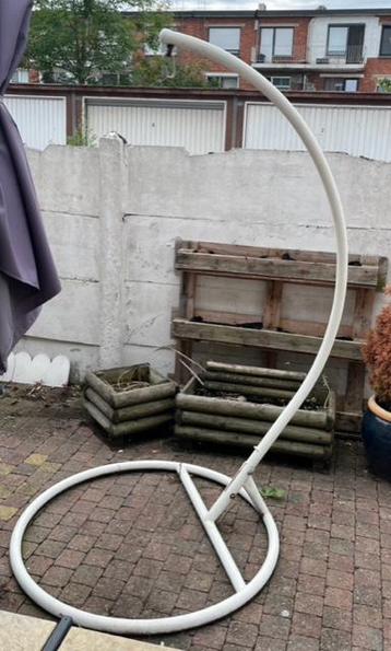 Staander voor hangstoel beschikbaar voor biedingen