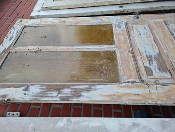 Oude massieve binnendeuren met glas – ideaal voor renovatie beschikbaar voor biedingen