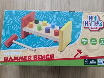 Hamertje klop beschikbaar voor biedingen