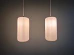 Paire de suspensions Philips, opaline blanche cannelée,1960, Antiquités & Art, Antiquités | Éclairage, Enlèvement ou Envoi