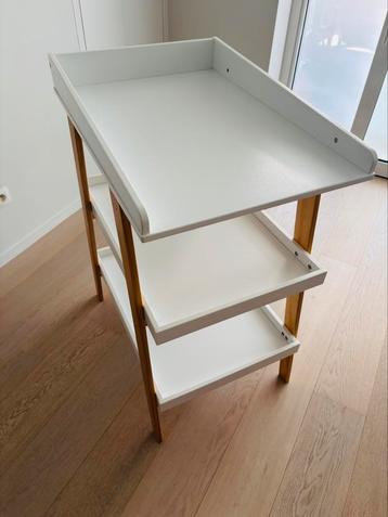 Verzorgingstafel/ luiertafel Oréade wit/hout beschikbaar voor biedingen