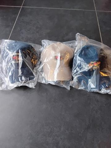 Petten (Clay Smith cams) beschikbaar voor biedingen
