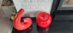 Set porseleinen vaas met deco-design + rode appels, Gebruikt, Aardewerk of Porselein, Ophalen of Verzenden, Minder dan 50 cm
