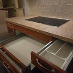 Stevig gebouwde keukenmodule, Ophalen