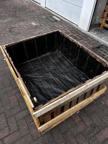 Jardinière extérieure 110cm*110cm beschikbaar voor biedingen
