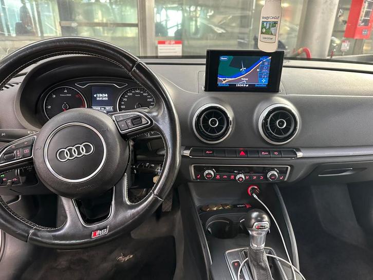 Audi A3 sportback 1.6 BJ 2013 automaat, Auto's, Audi, Particulier, A3, Diesel, Euro 5, 5 deurs, Automaat, Zilver of Grijs, Zwart