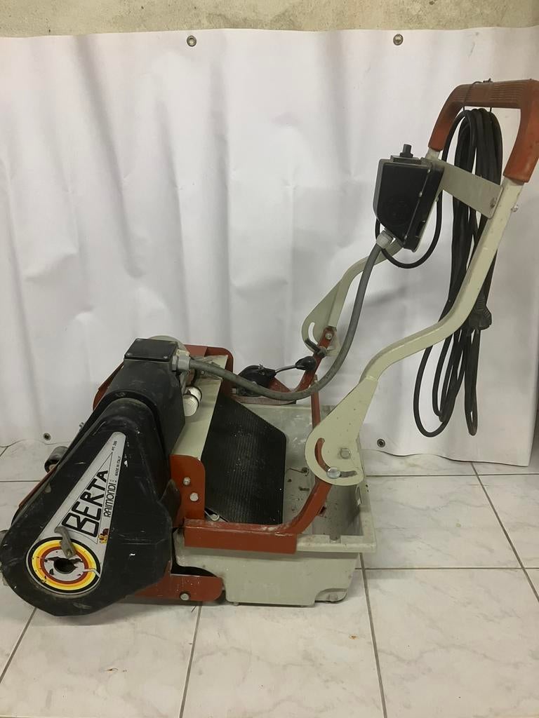 Sponskuismachine, Bricolage & Construction, Enlèvement, Comme neuf