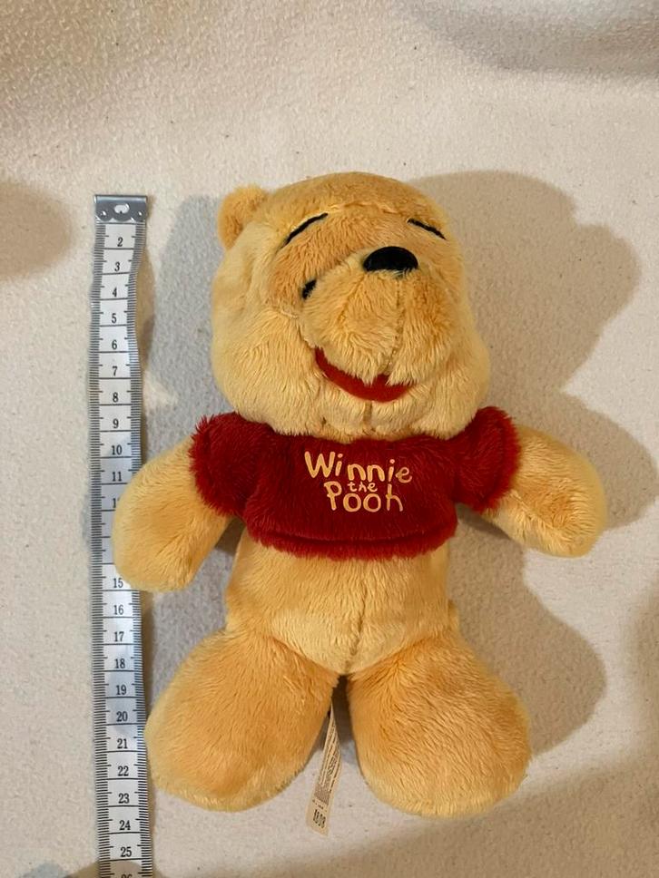 Winnie the Pooh Disney knuffel hoogte 24 cm, Verzamelen, Disney, Zo goed als nieuw, Knuffel, Winnie de Poeh of vrienden, Ophalen of Verzenden