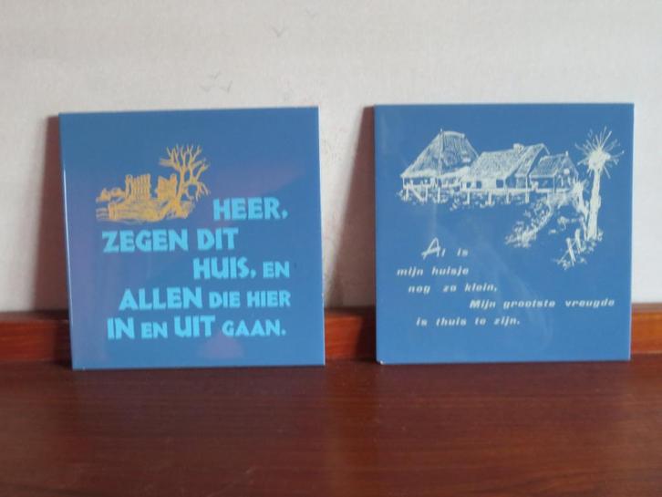 2 tegels - met spreuk, Huis en Inrichting, Woonaccessoires | Schilderijen, Tekeningen en Foto's, Gebruikt, Schilderij, Minder dan 50 cm