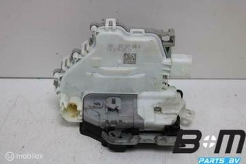 Portierslot rechtsvoor VW Passat B8 RHD 5E2837016A beschikbaar voor biedingen