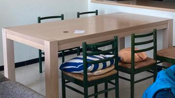 Fineer eiken tafel zes personen beschikbaar voor biedingen