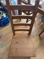 Grenen stoelen, Enlèvement