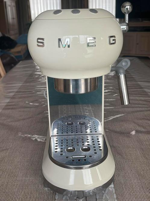 ② Machine à café très bel état SMEG - — Cafetières — 2ememain