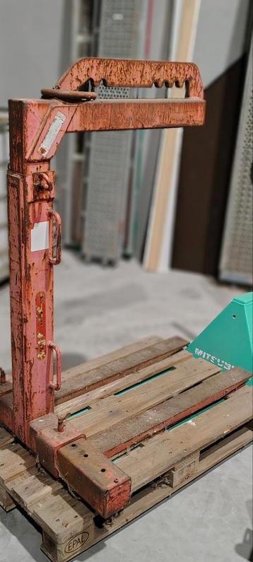 Pallet haak beschikbaar voor biedingen