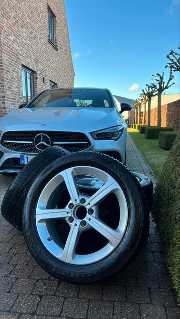 Mercedes originele set velgen winterbanden (1600 km) beschikbaar voor biedingen