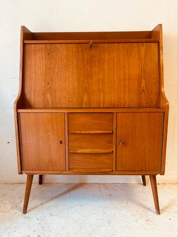 Vintage retro secretaire beschikbaar voor biedingen