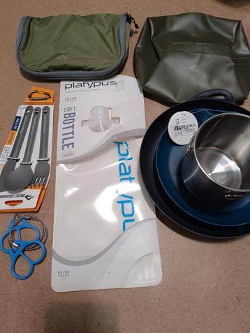 Complete kampeer- en wandelset
 beschikbaar voor biedingen