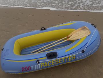 Bateau gonflable + rames, Enlèvement, Utilisé