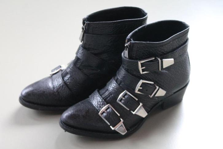 ZGAN lederen enkellaarzen Pinko, opvallende details, mt 40, Kleding | Dames, Schoenen, Zo goed als nieuw, Lage of Enkellaarzen