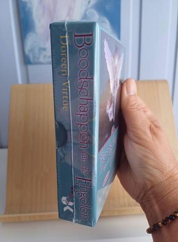 Boodschappen van de Engelen - orakelkaarten Nieuw zonder pri, Boeken, Ophalen of Verzenden, Nieuw, Tarot of Kaarten leggen, Doreen Virtue