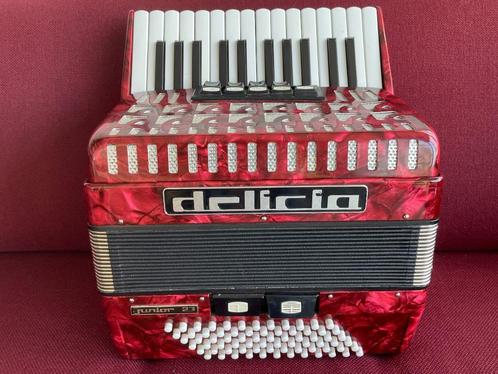 Kleine Delicia Junior 23 accordeon . 72 bas . 3 korig ., Muziek en Instrumenten, Accordeons, Gebruikt, Toetsaccordeon, 72-bas