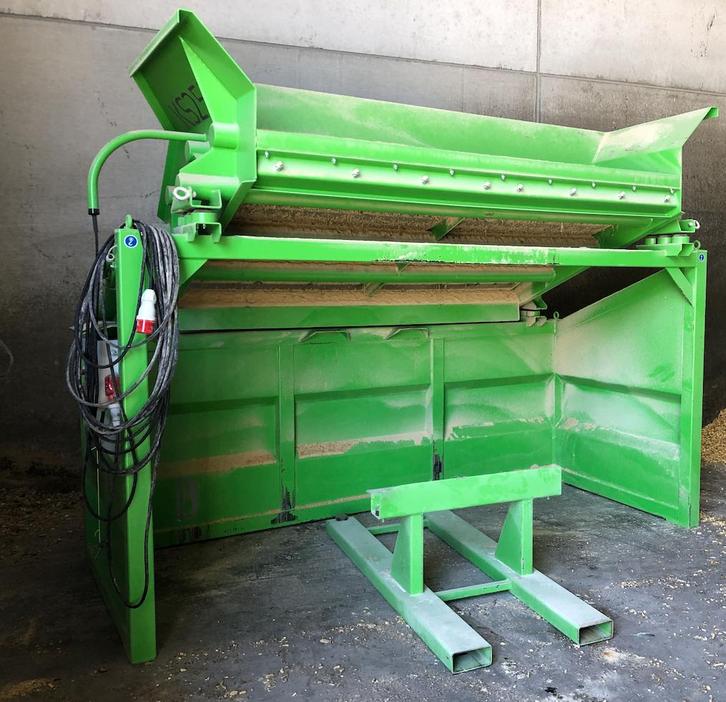 Cribleuse KLÖCKNER KS2515-1, Articles professionnels, Machines & Construction | Grues & Excavatrices, Autres types, Enlèvement